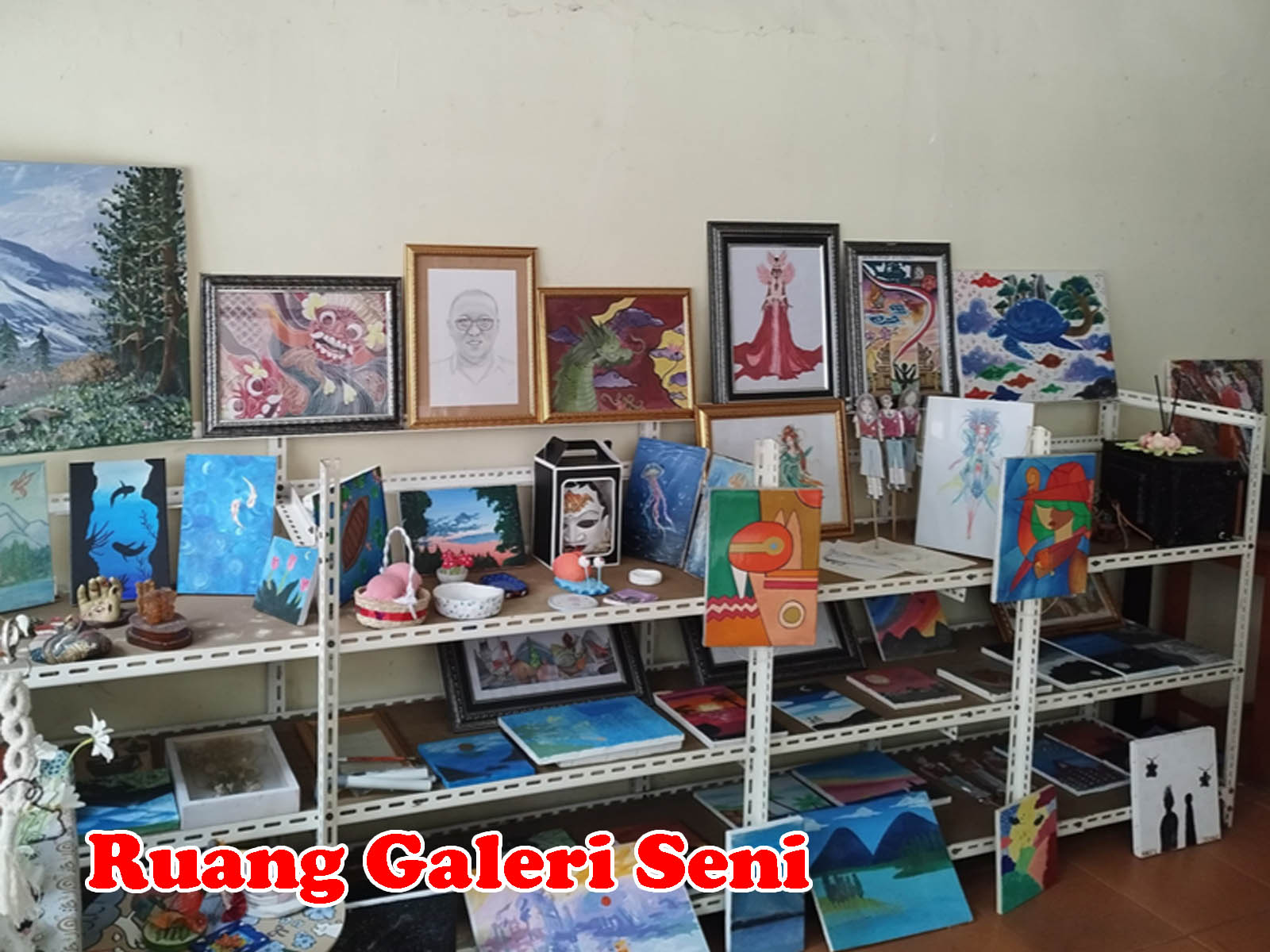 R Galeri Seni